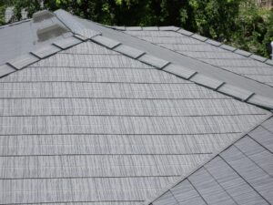 A seamless grey roof installed by ABC Seamless of Nebraska.